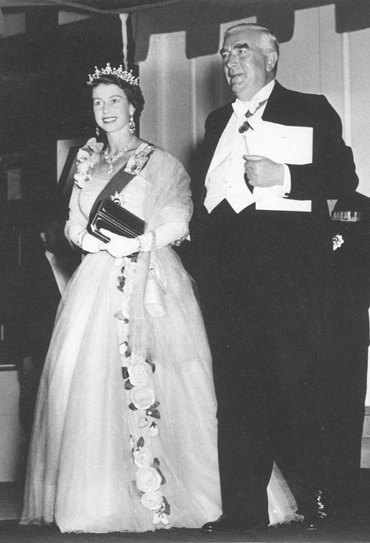 Queen Elizabeth II and prime minister Menzies, 1954