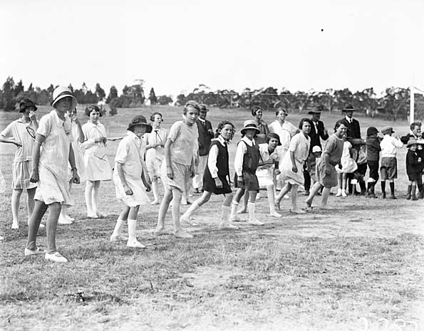 Start of a girls' race in 1927